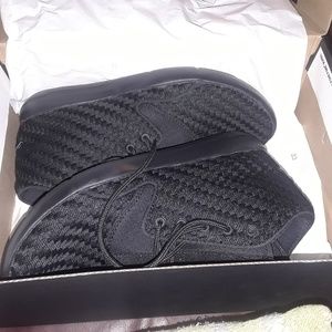 💥NWT4.5 Youth black chukka woven Jordans💥